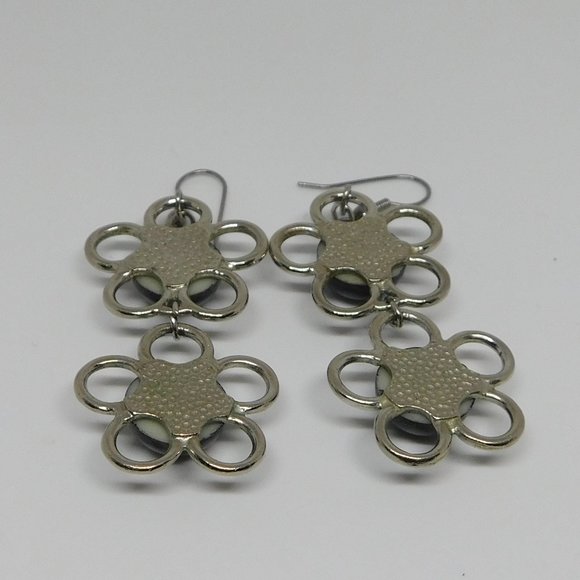 vintage black silver tone flower dangle earrings - Picture 3 of 3